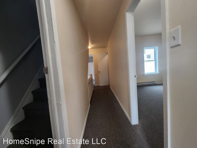 Building Photo - 3 br, 1 bath House - 430 N Penn St