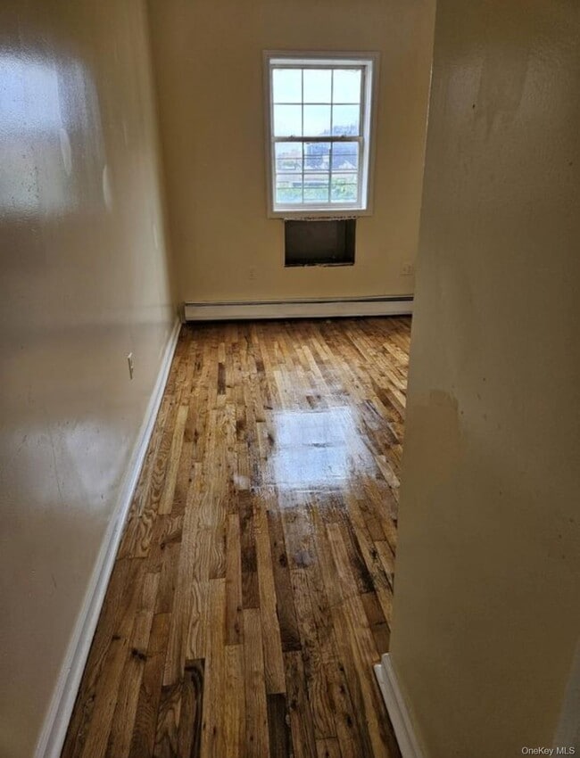 Foto del edificio - 873 Elsmere Pl