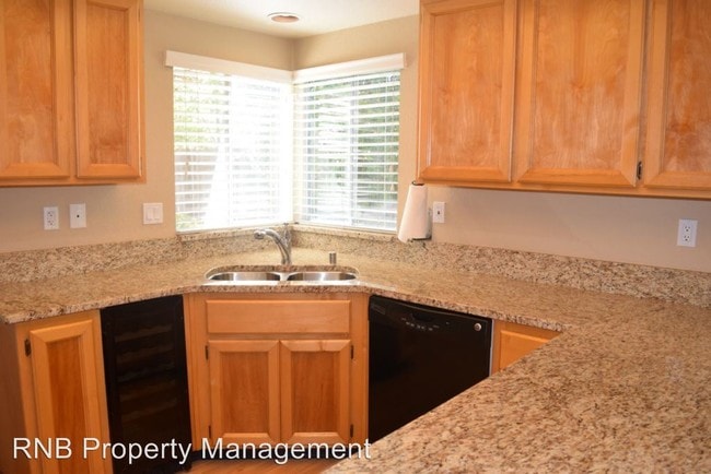 Building Photo - 1202 Chesapeake Dr