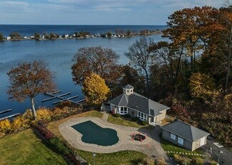 Building Photo - 704 Mariner Cir