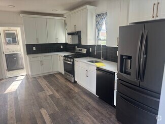 Building Photo - 332 Midland Ave