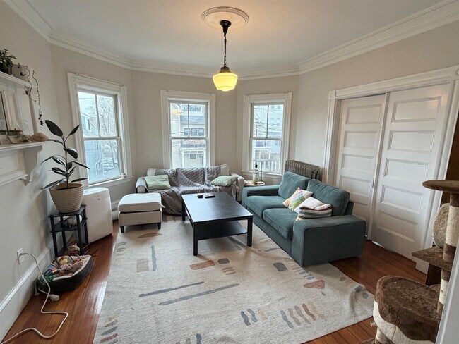 Building Photo - 17 Linden Ave