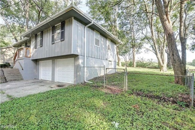 Building Photo - 3 br, 2 bath House - 408 Northeast Lakevie...