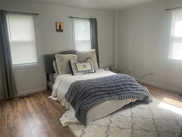 Foto del edificio - 240 Springfield St