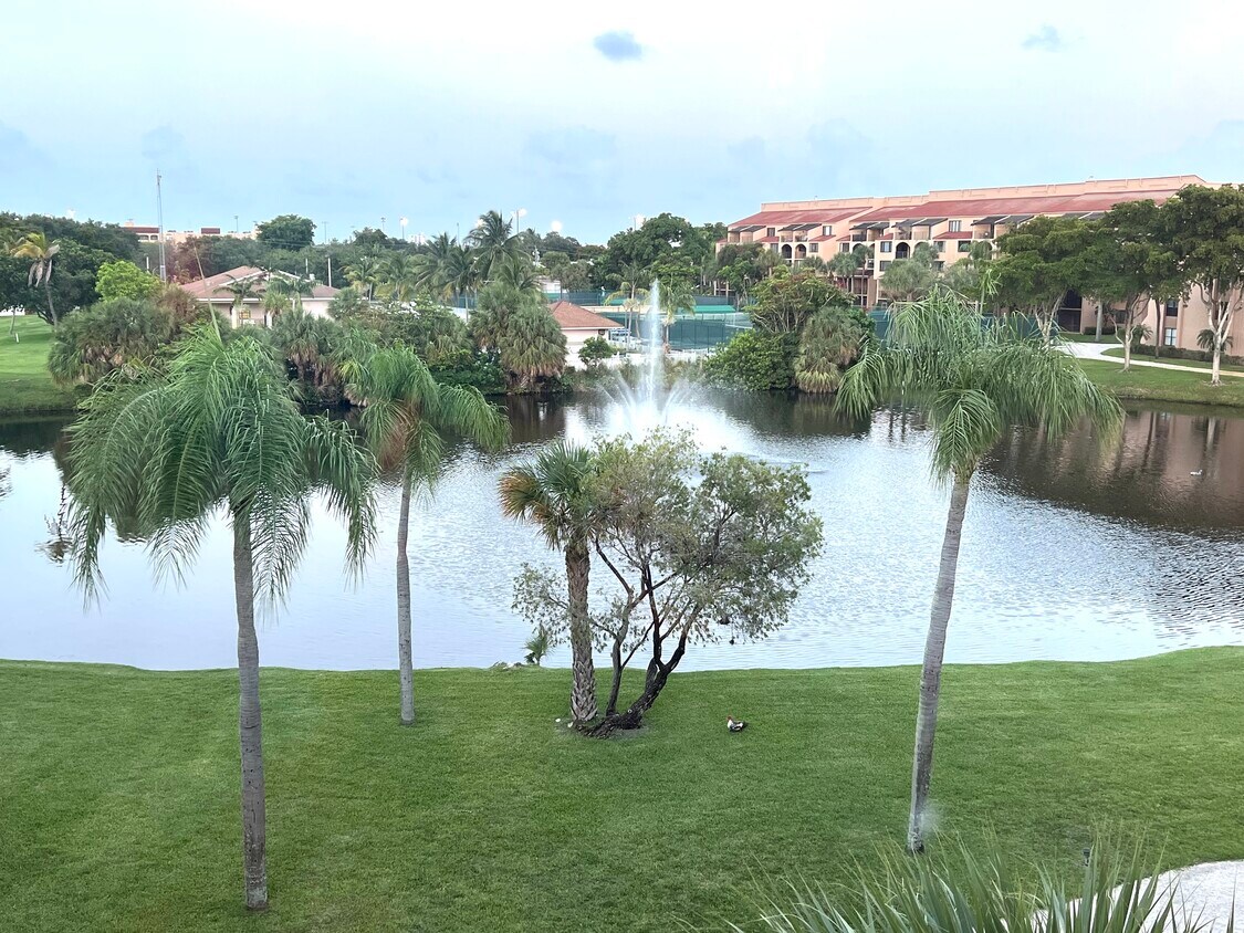 2455 Lindell Blvd Unit 3402, Delray Beach, FL 33444 Condo for Rent in