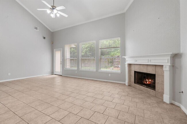 Building Photo - 42 Ebony Oaks Pl