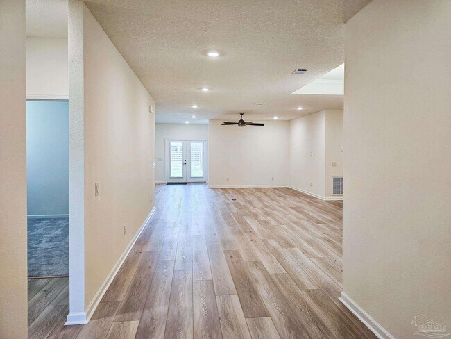 Foto del edificio - 4149 Upper Walk Ln