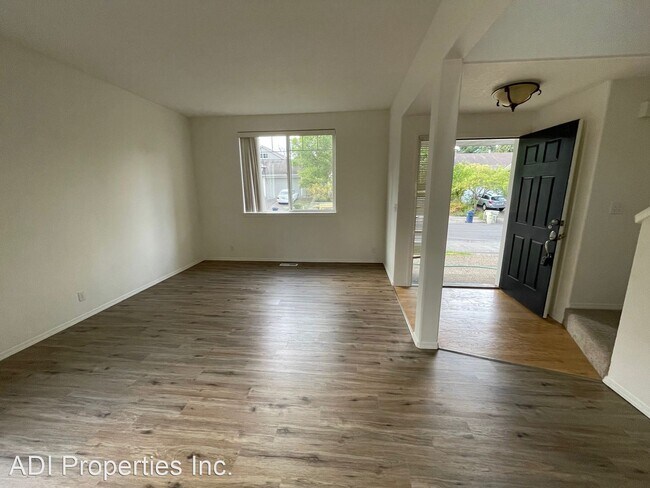 Building Photo - 4 br, 2.5 bath House - 8599 NE Alder St.