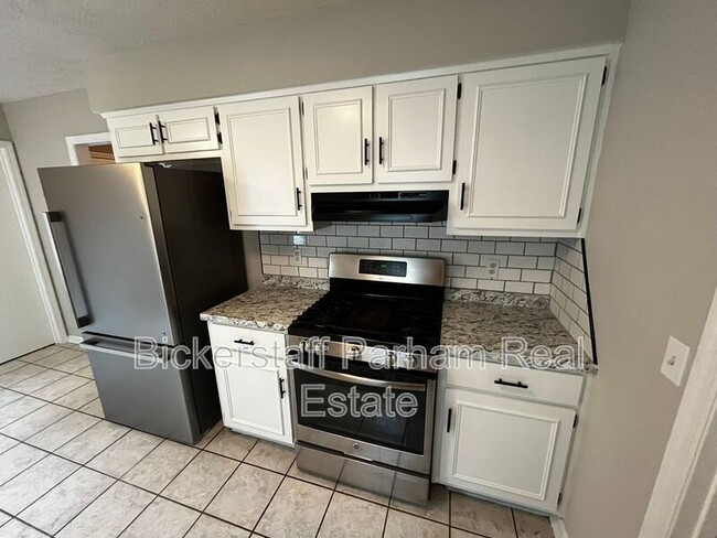 Building Photo - 428 Hannahatchee Ave