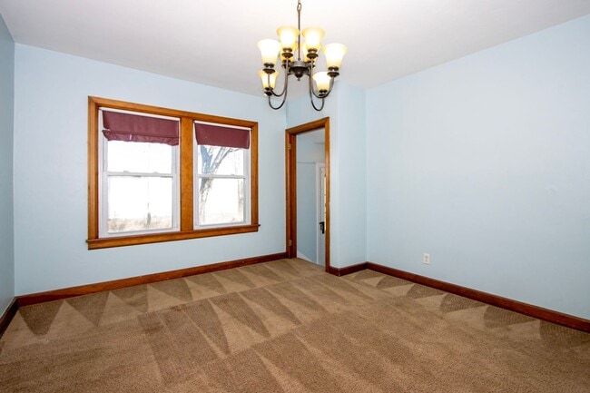 Foto del edificio - Four Bedroom Single-Family Home