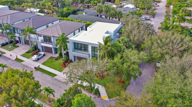 Foto del edificio - 830 Lake Ave N