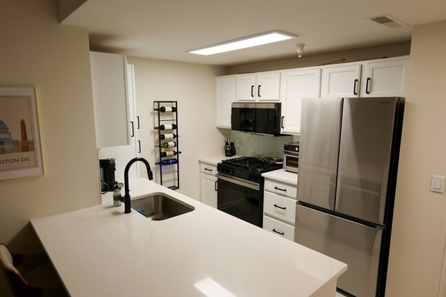 Building Photo - 350 G St SW