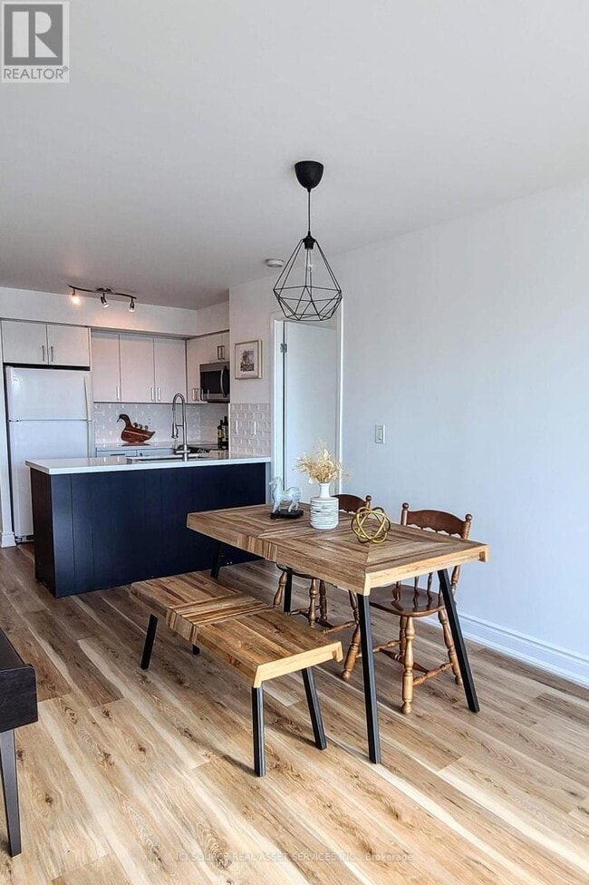 Building Photo - 219 Fort York Blvd