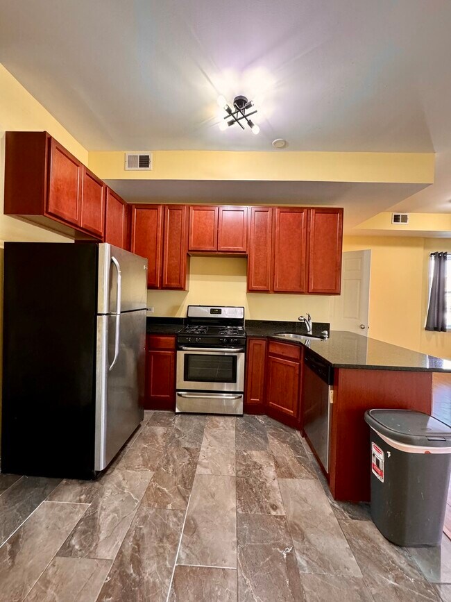 Foto del edificio - 2928 W Madison St
