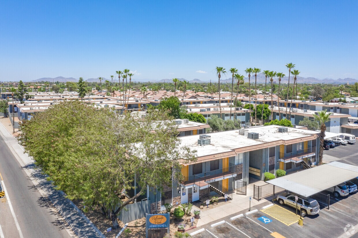 Palisade Park Apartments 3001 N Black Canyon Hwy Phoenix, AZ