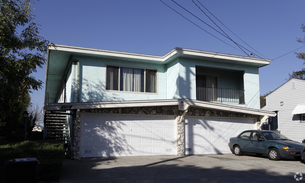 Building Photo - 2637 109th Ave