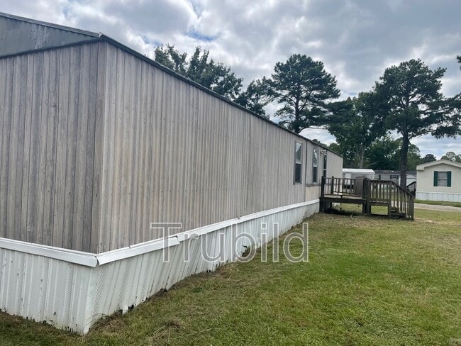 Building Photo - 31 Somerset Dr