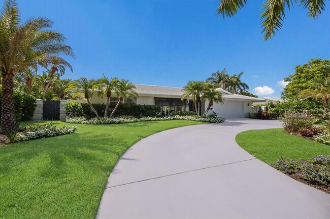 Building Photo - 567 Bird Key Dr