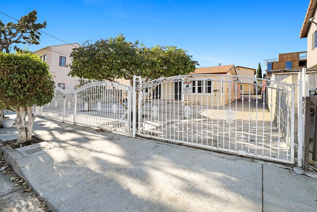 Building Photo - 653 Maltman Ave