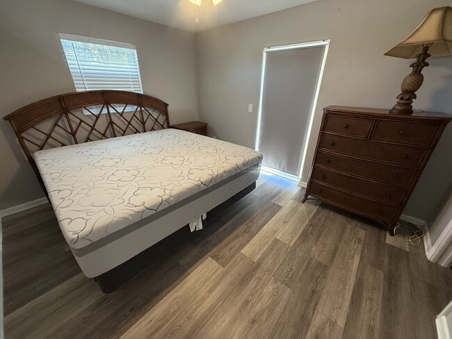 Building Photo - 381 Ortega Ln