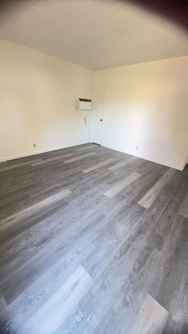 Building Photo - Charming 2 bedroom home