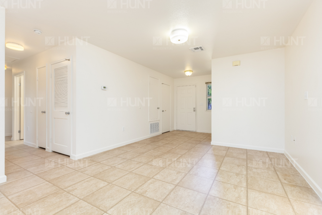 Building Photo - 2208 Kirkbride Ave
