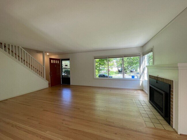 Building Photo - Fully Renovated ~ 4Bd/ 2Ba Home in Concord...