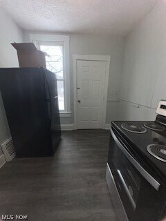 Foto del edificio - 194 N Martha Ave