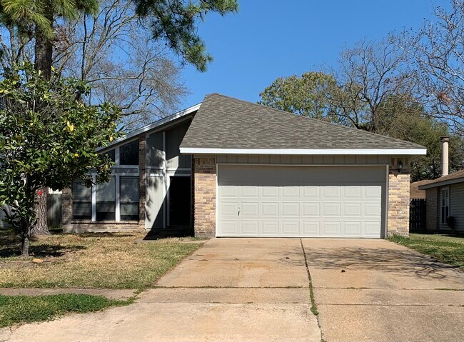 Building Photo - 10530 Rippling Fields Dr