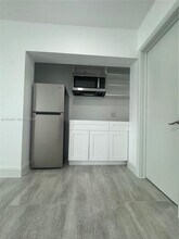 Building Photo - 19340 Bel Aire Dr