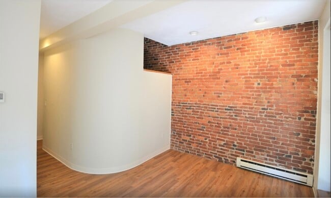 Building Photo - 67 St Germain St