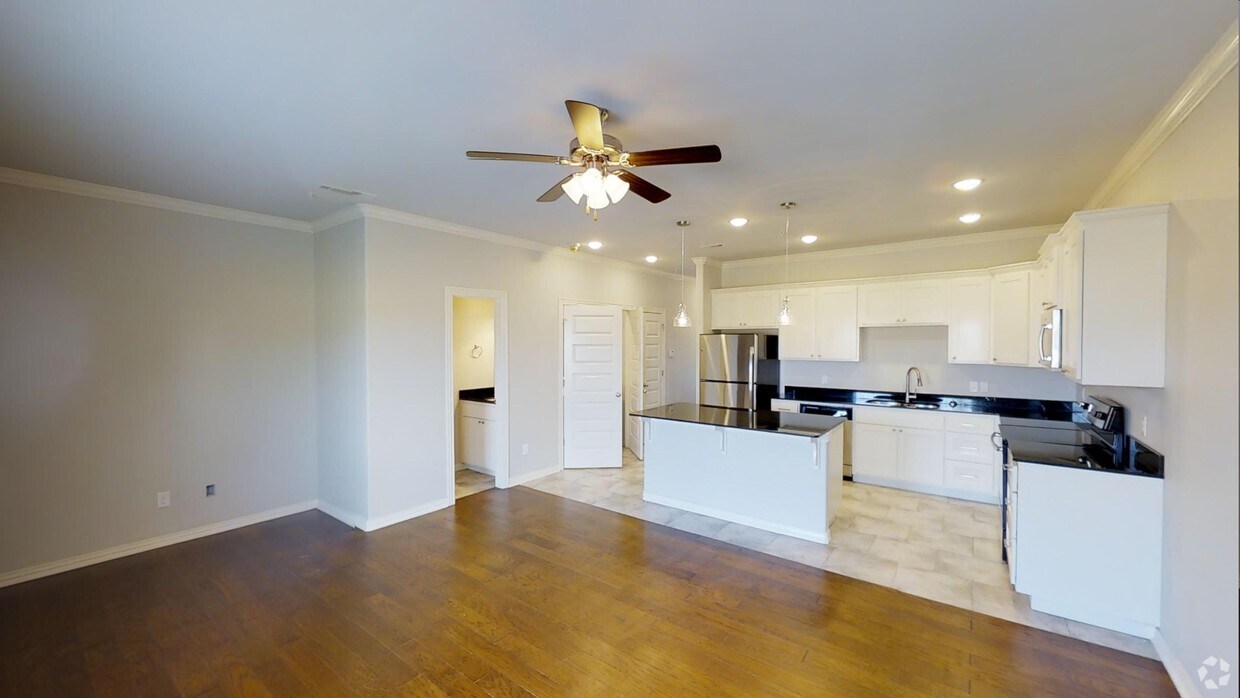 Photo - Woodland Park Apartments