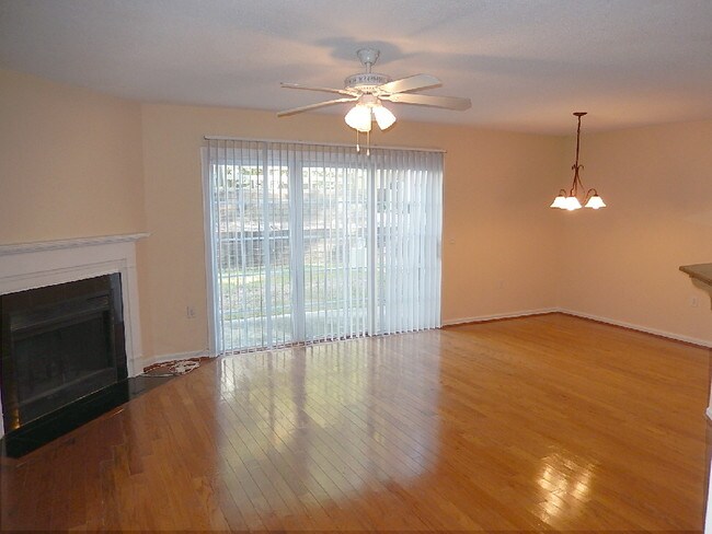 Building Photo - 2404 Condor Ct