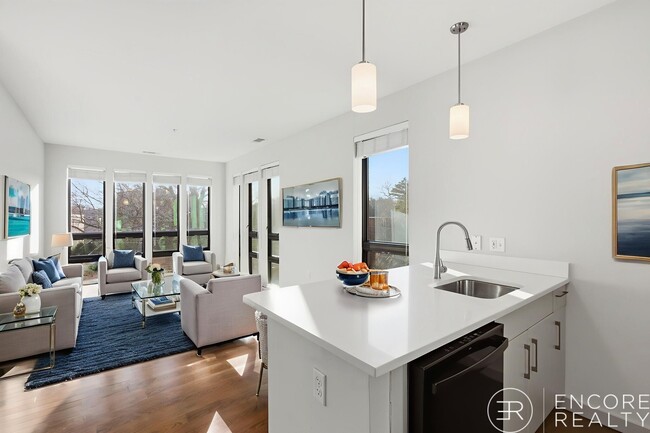 Building Photo - 40A Marion St