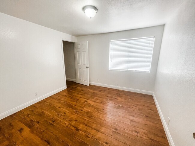 Foto del edificio - 5 bed/3 bath home in the heart of Spring Valley!