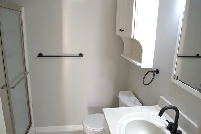 Foto del edificio - 416 Highwood Dr