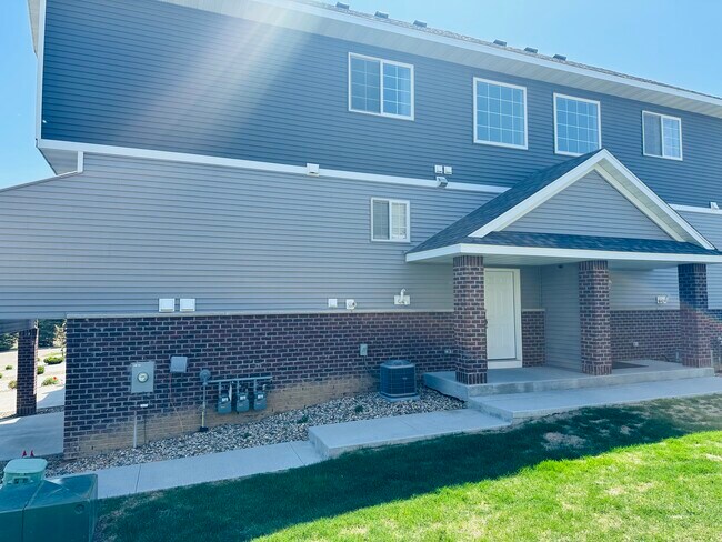 Foto del edificio - 634 Shardlow Ln NE