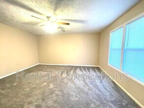 Building Photo - 715 Joseph Dr