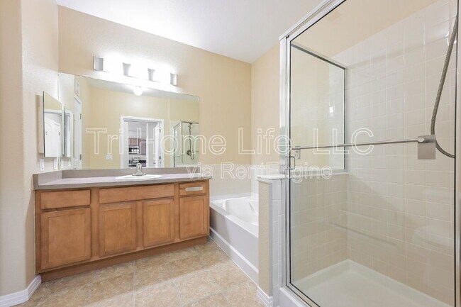 Foto del edificio - 10184 Park Meadows Dr
