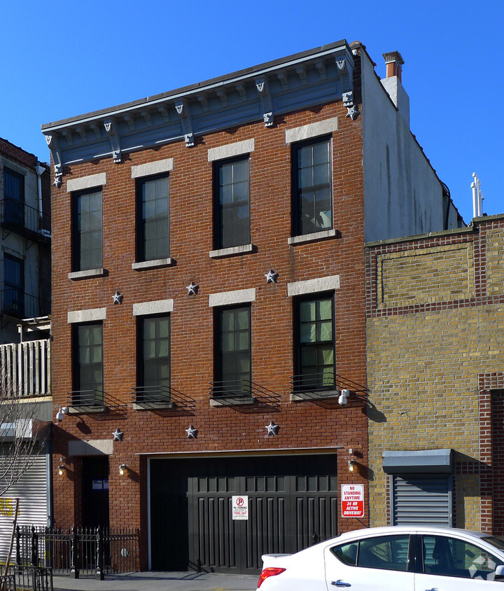 Primary Photo - 146 8th St
