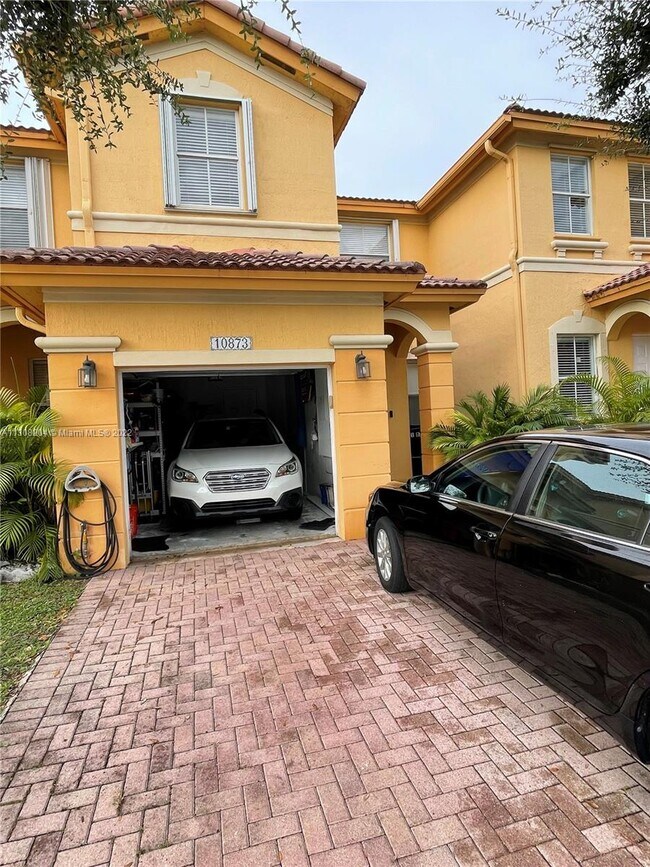 Foto del edificio - 10873 NW 79th St  10873 Doral Fl 33178
