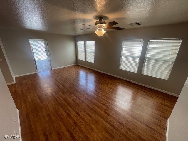 Foto del edificio - 6223 Lone Cypress Ct
