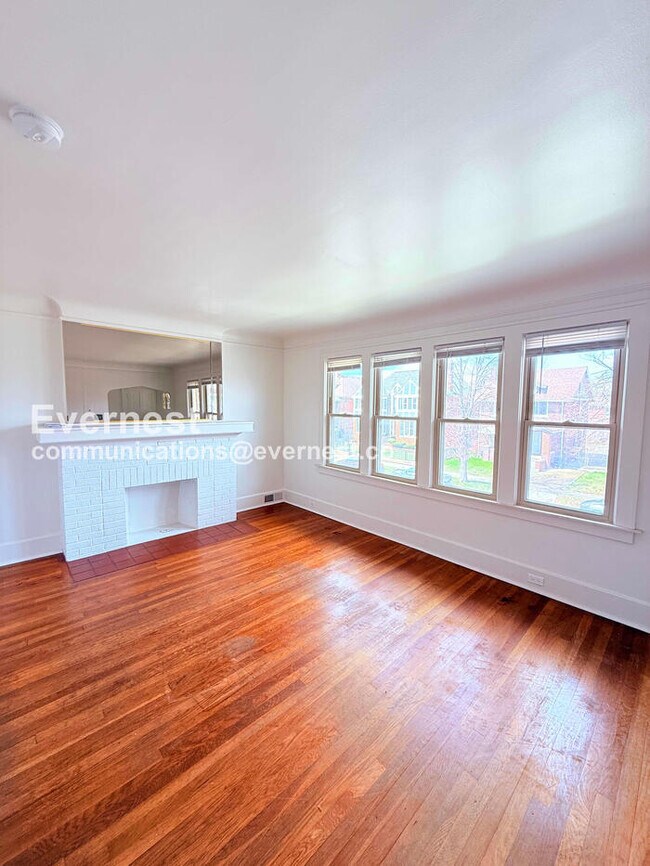 Foto del edificio - 3209 W Grand St