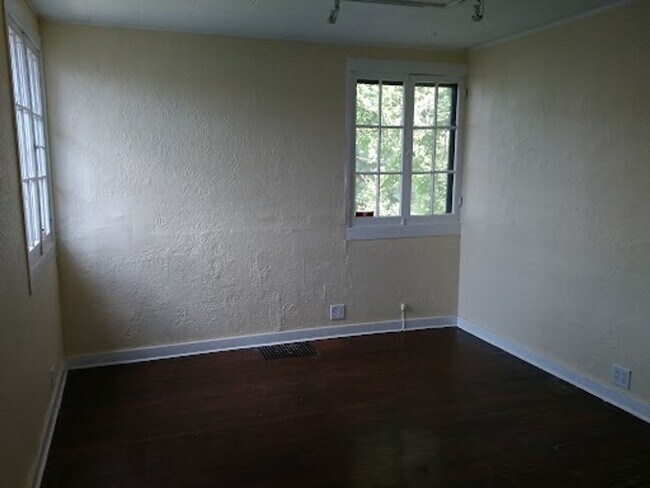 Building Photo - 120 N Longwood St