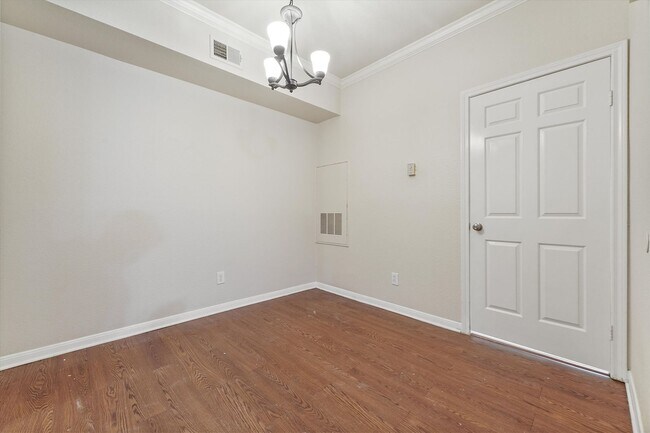 Foto del edificio - A perfect blend of comfort and convenience!