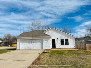 Building Photo - 1044 Shadowlake Rd