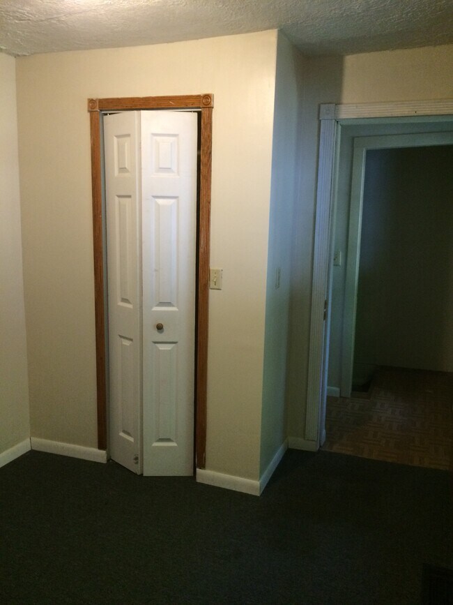 Dormitorio número 2 - 516 N Cochran Ave