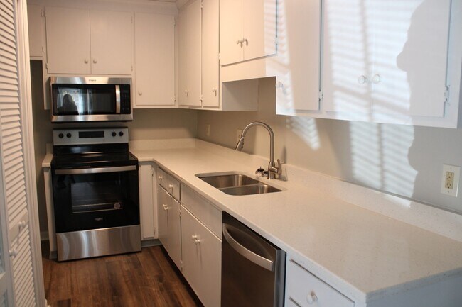 Foto del edificio - 2709-A Byerly Drive