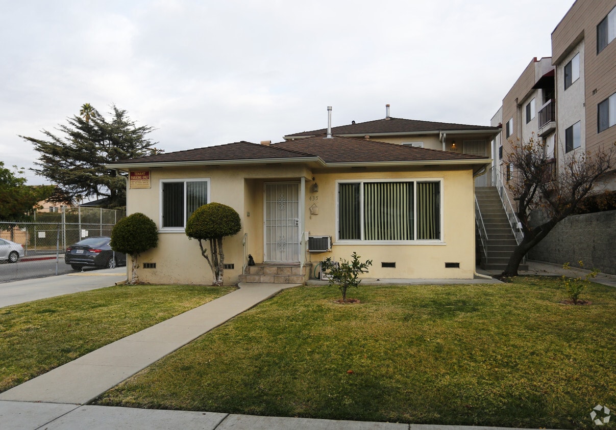 Building Photo - 435 W Lomita Ave