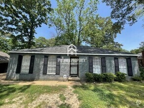 Building Photo - 3236 Maple Hill Dr